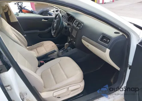 2017 Volkswagen Jetta 1.4T Se из США, поврежденный, VIN 3VWDB7AJ0HM266197